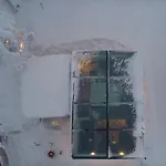 Secret Igloo Revontuli Chalet *
