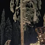 Secret Igloo Revontuli