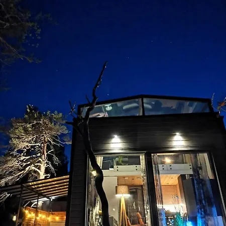 Secret Igloo Revontuli