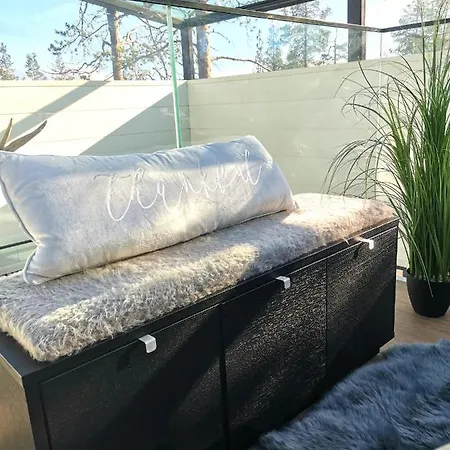 Secret Igloo Revontuli * Леви