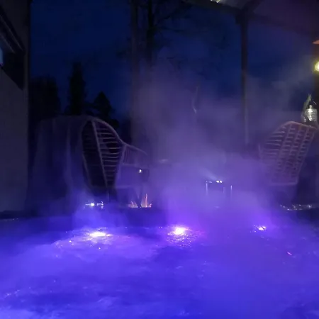 Secret Igloo Revontuli