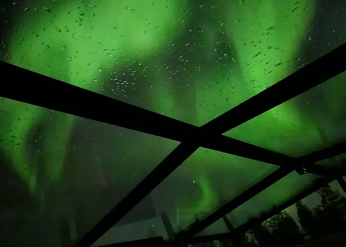 Secret Igloo Revontuli Levi